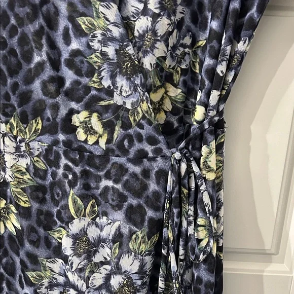 White House Black Market Floral Wrap Dress - Picture 5 of 5